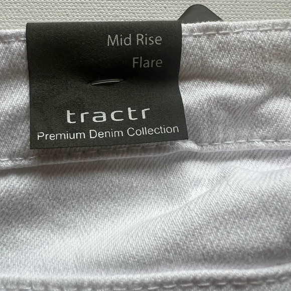 Mona Mid Rise White Tractr Jeans Denim Flare Fray MSRP $90 Size 00/24 31" Inseam - Picture 10 of 10